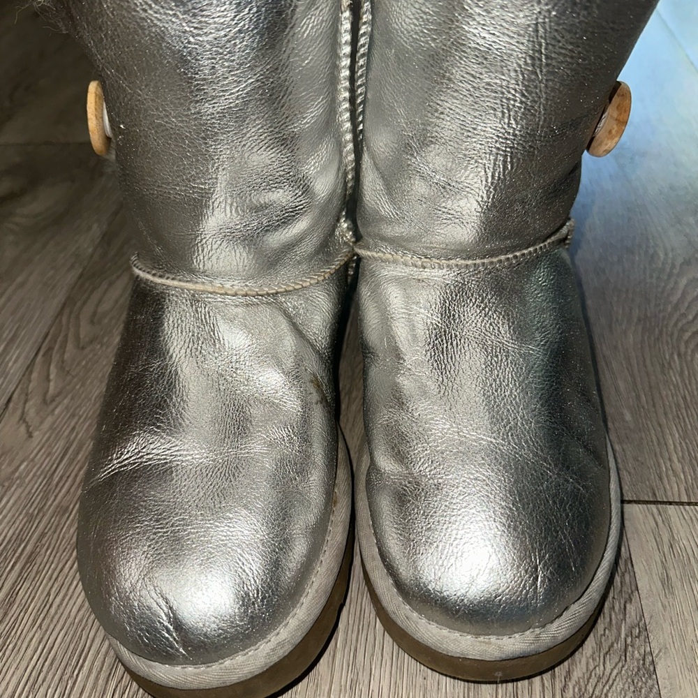 Ugg Bailey Button Metallic Silver Boot Women Sz 7… - image 4